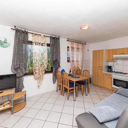 1 Bedroom Amazing In Kastel Kambelovac 아파트 Kaštela