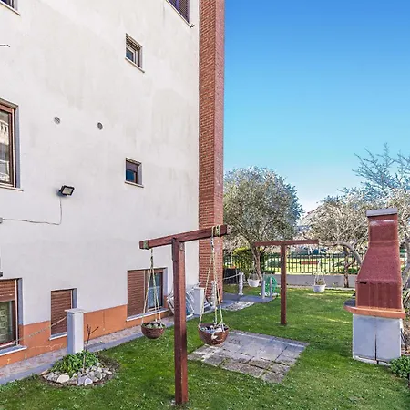 1 Bedroom Amazing In Kastel Kambelovac Apartment