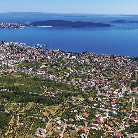 Apartment 1 Bedroom Amazing In Kastel Kambelovac